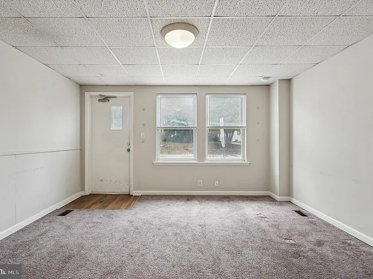 271 N Wycombe Ave #1 — Photo 8