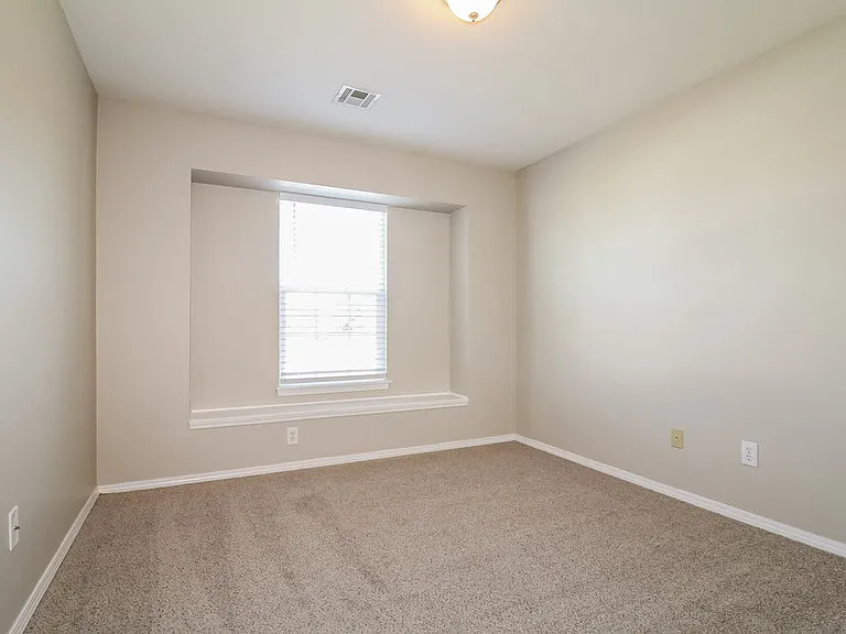 1016 NW 14th Pl — Photo 13