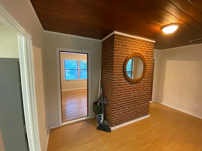 1522 Murray Dr — Photo 4