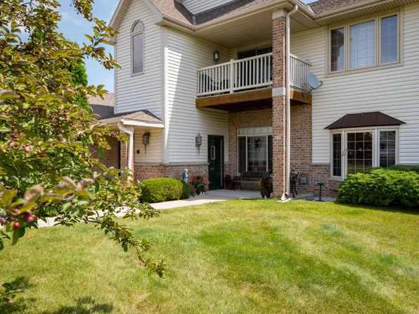 811 Cheyenne Ave, Grafton, WI 53024