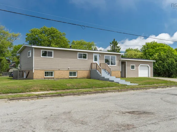 2 Huntington St, Yarmouth, NS B5A 2R9