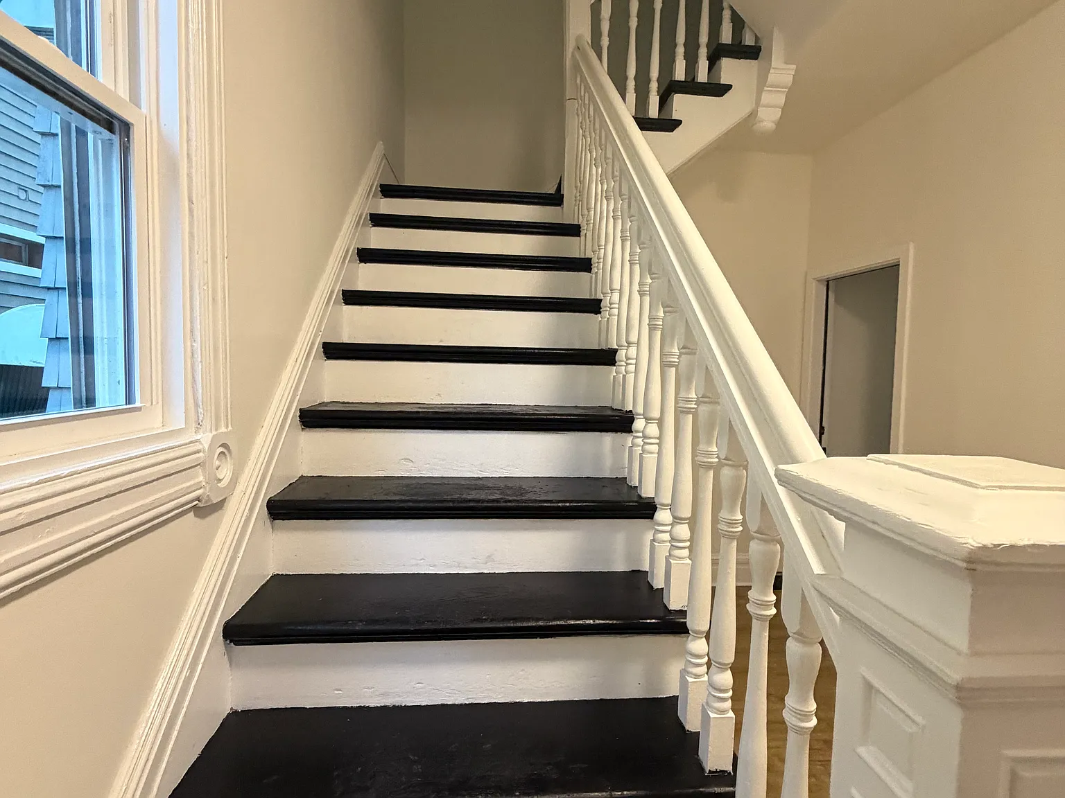 3 bed, 1100 sqft, $2,450 — Photo 1