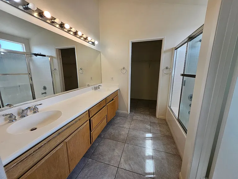 37147 Alder St — Photo 12