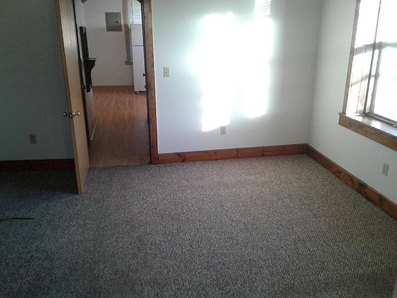 4th image of 3420 Lawn Ave APT D