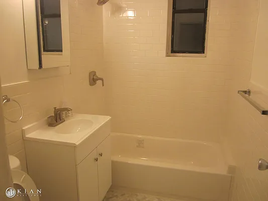 Rented by Kian Realty | media 19