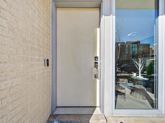 4th image of 229 Alfred St