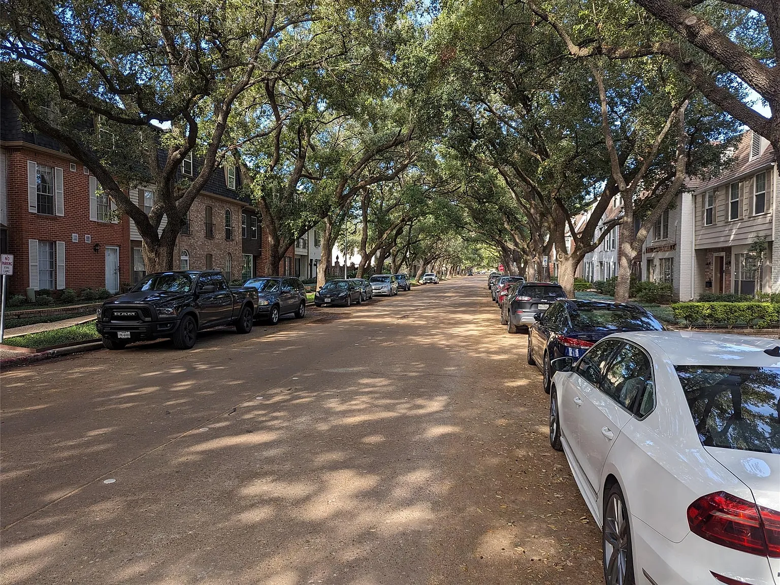 1 bed, 1.0 bath, 894 sqft, $1,725 — Photo 1
