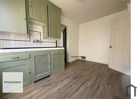 2 bed, 1000 sqft, $1,100 — Photo 4