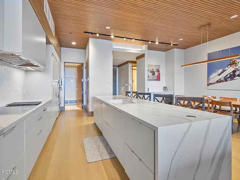 8680 Empire Club Dr — Photo 6