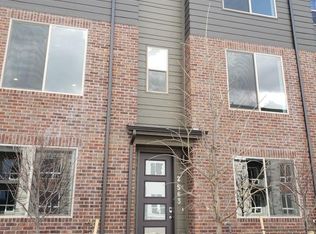 2563 N Newark Ct, Aurora, CO 80010