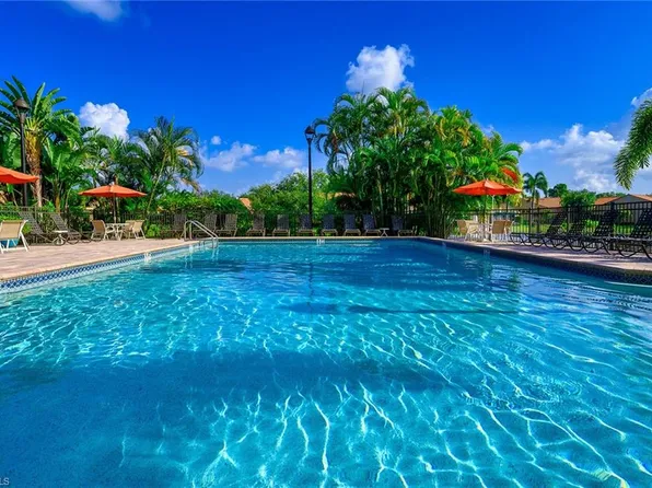 589 Beachwalk Cir APT 203, Naples, FL 34108