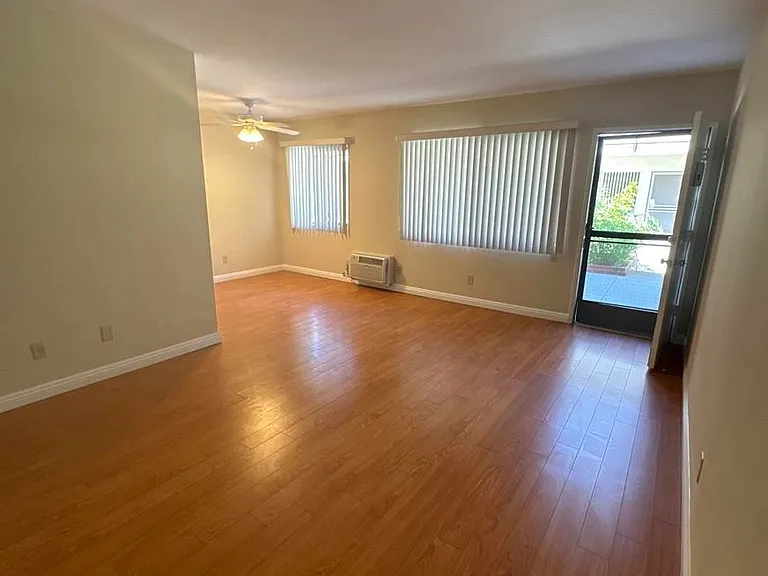 211 N Isabel St #5 — Photo 6