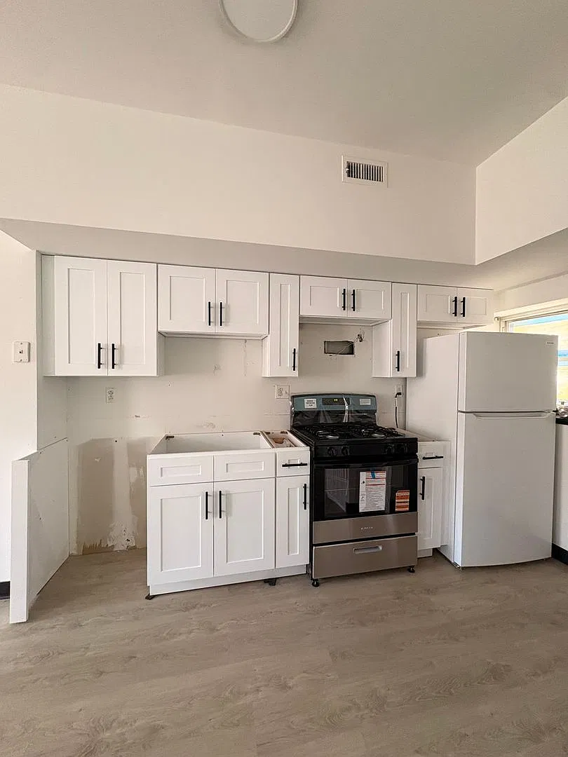 Spacious affordable apartments — Photo 2