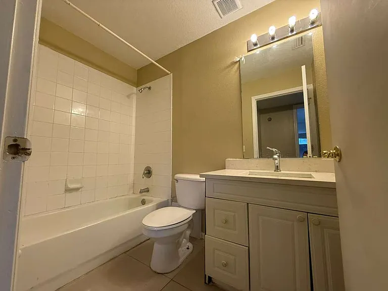 709 Orchid Dr #B — Photo 14
