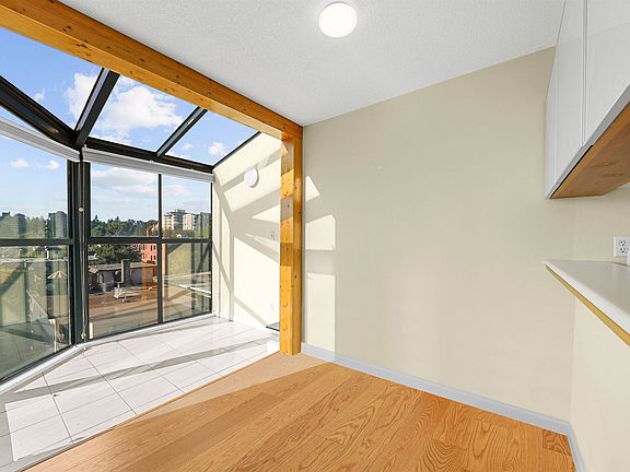 3rd image of 640 Broadway W #640-1268