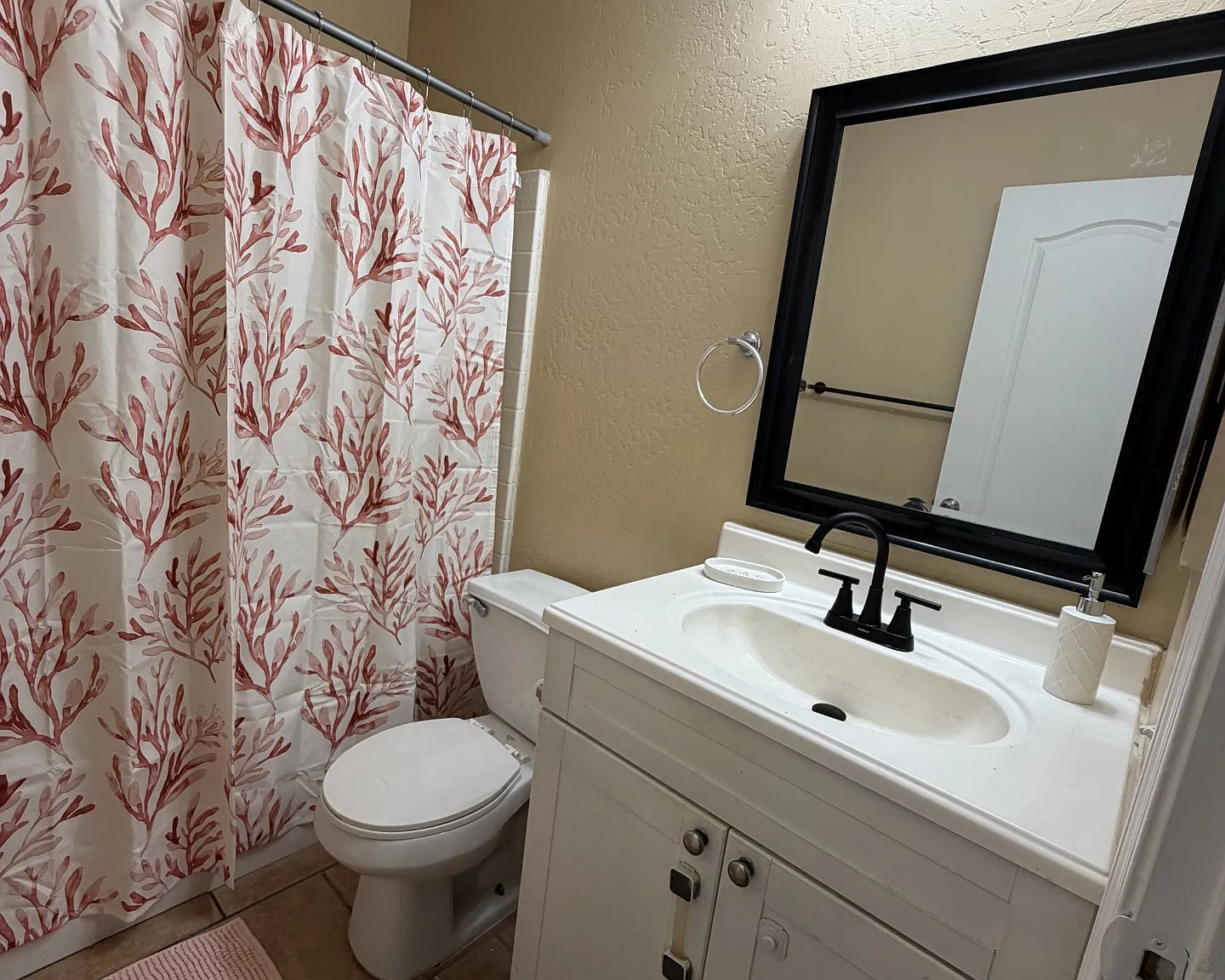 2 bed, 816 sqft, $945 — Photo 3