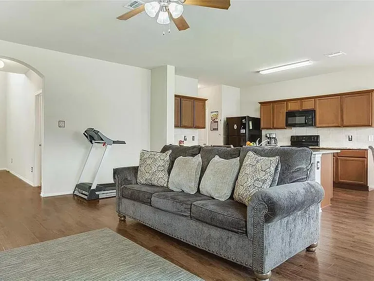 1402 Bent Grass Dr — Photo 14