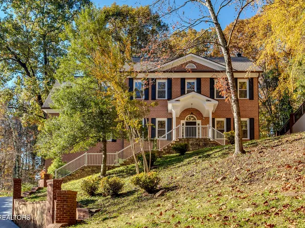 135 Amanda Dr, Oak Ridge, TN 37830