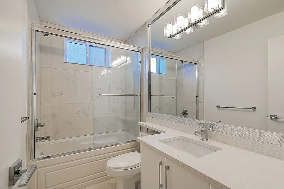 16756 16a Ave #2