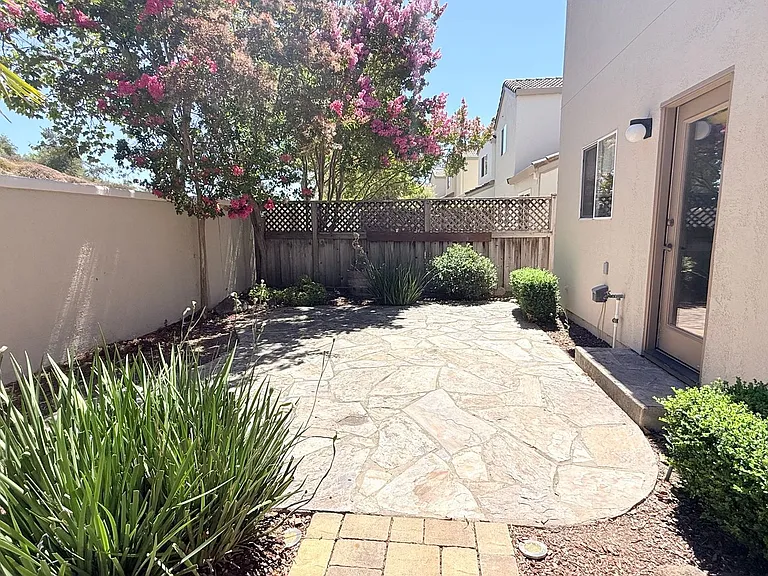 1126 Vista Pointe Cir — Photo 38
