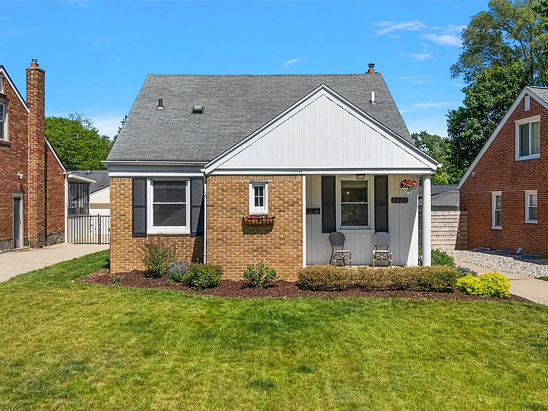 4420 Elmwood Ave — Photo 1