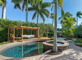 721 Old Trail Dr, Naples, FL 34103
