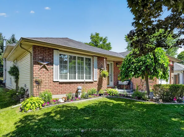32 Hewson Dr, Pt Hope, ON L1A 4C9