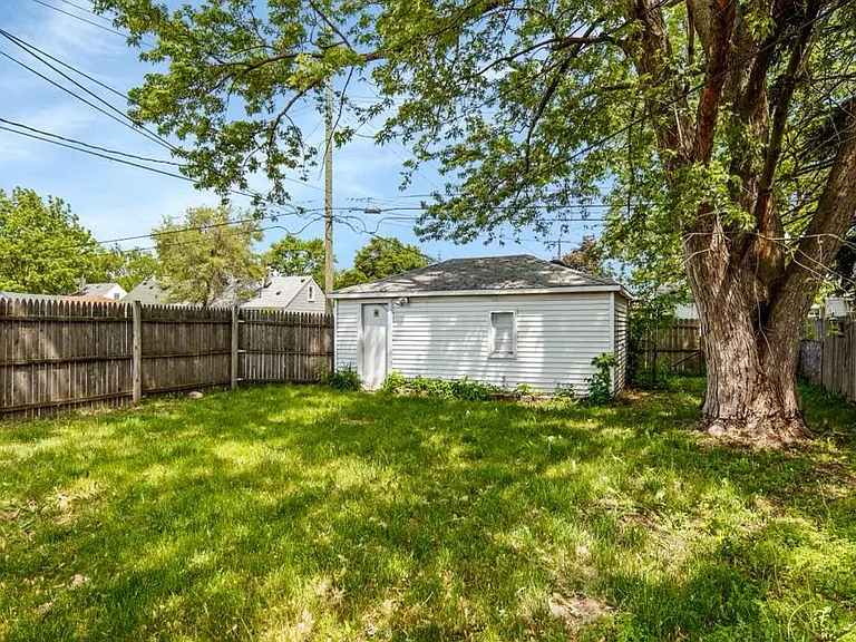 7003 Continental Ave — Photo 9