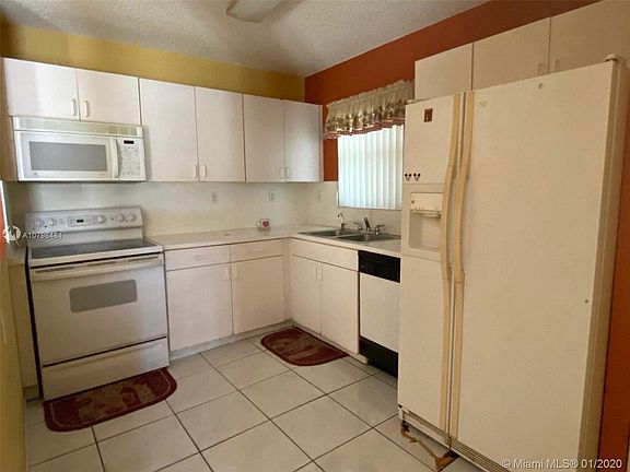 2nd image of 20838 Sailfish Ln