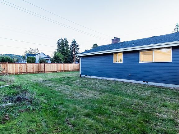 3rd image of 633 17th St SE