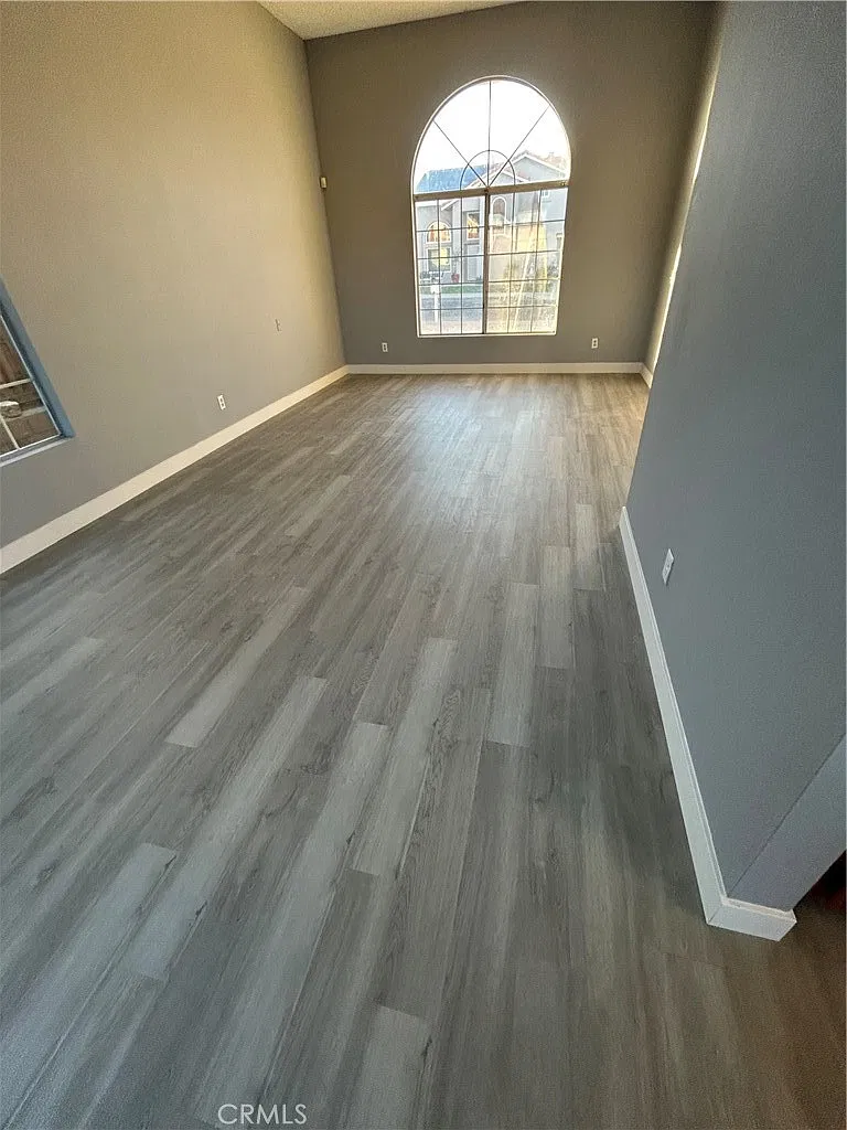 4 bed, 2.5 bath, 2050 sqft, $2,700 — Photo 4