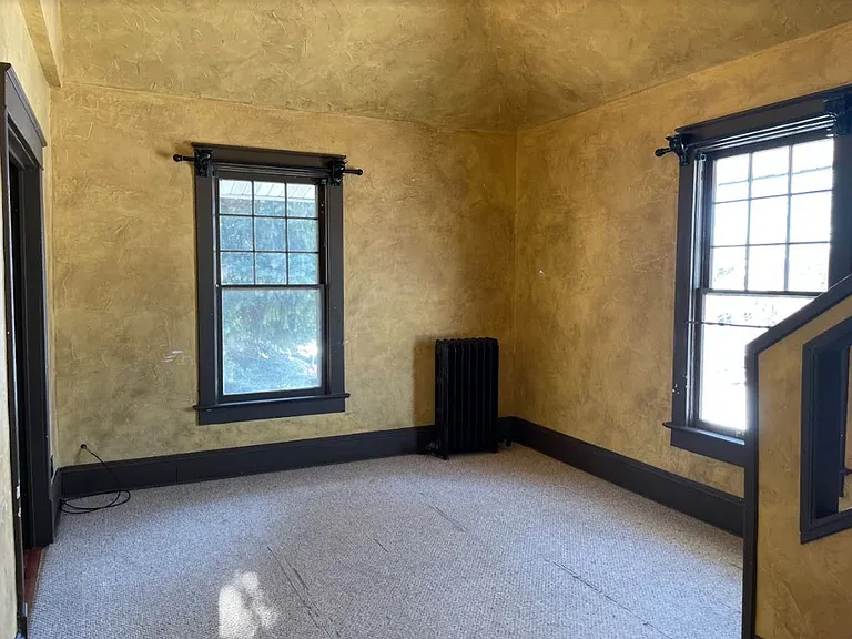 825 Avenue C — Photo 7