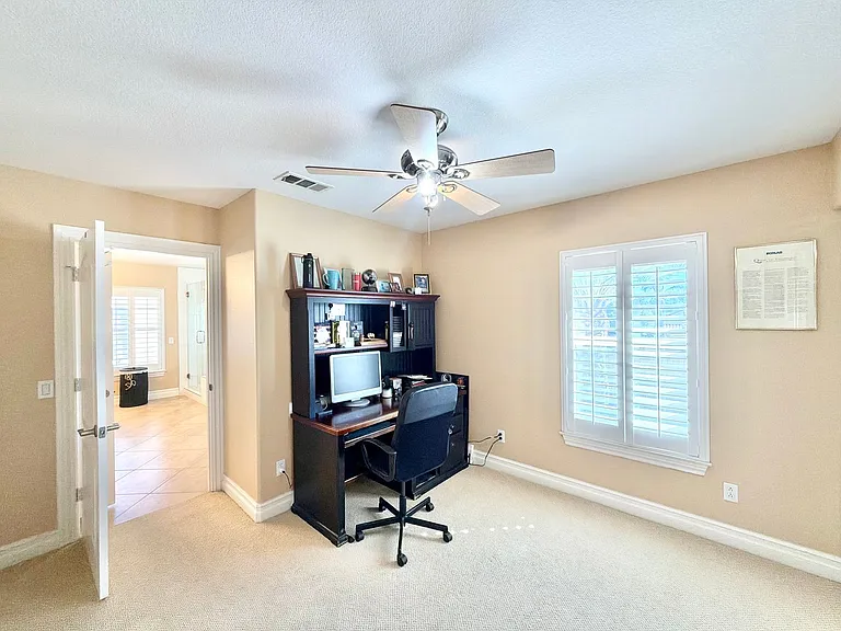 26187 Isherwood St — Photo 36
