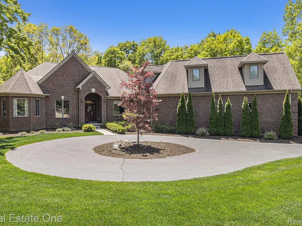 2495 Overbrook, Highland, MI 48357