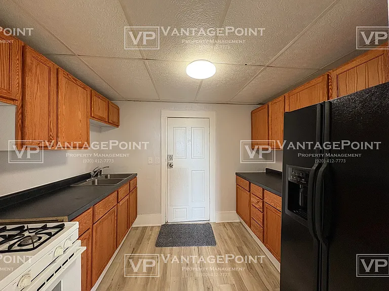 600 W 9th Ave #B — Photo 2