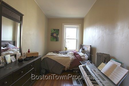 2nd image of 38 Winchester St