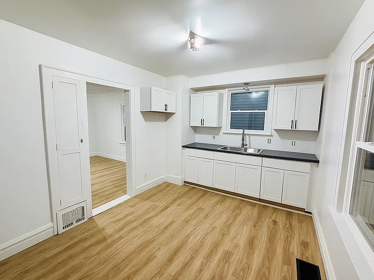 1301 Hammond Ave — Photo 21