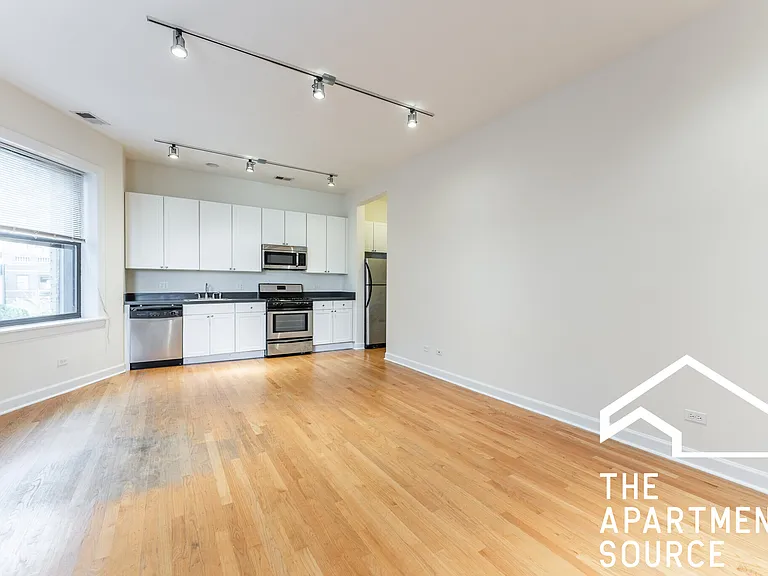 4710 N Sheridan Rd #22S — Photo 2