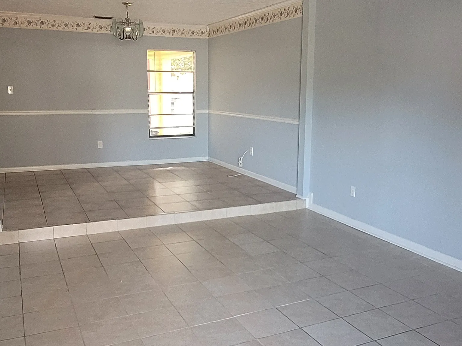 4 bed, 2.5 bath, 1879 sqft, $2,500 — Photo 3