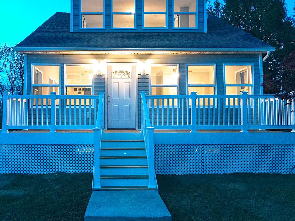 NEWLY RENOVATED 3BD/2BA!!