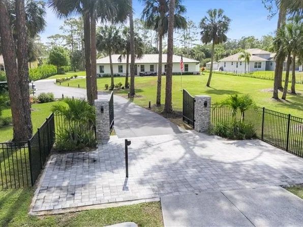 1440 8th St NE, Naples, FL 34120