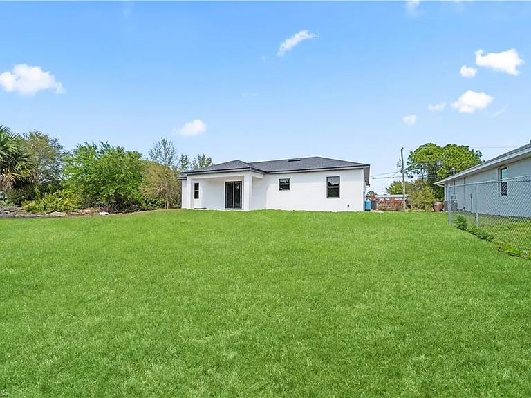 2705 Darlene Pl — Photo 26