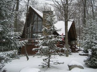 1005 Deer Trail Rd, Lake Ariel, PA 18436