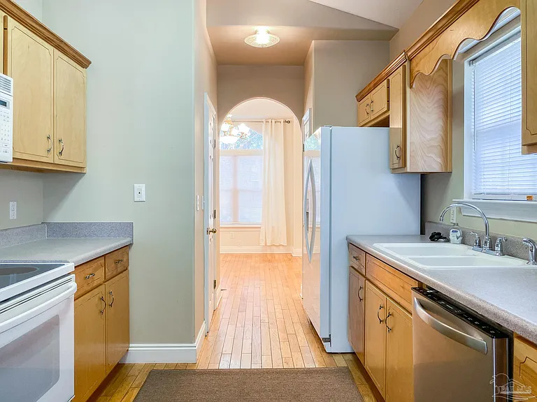 724 Ladner Dr — Photo 42