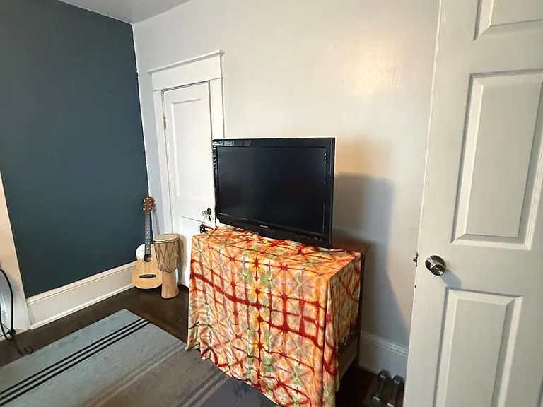 406 Pearl St — Photo 8
