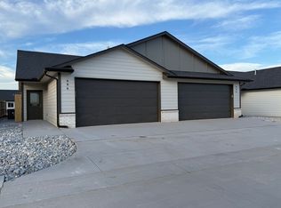 494 E Hayes St, Valley Center, KS 67147