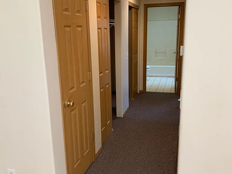 720 E Hereford St — Photo 12