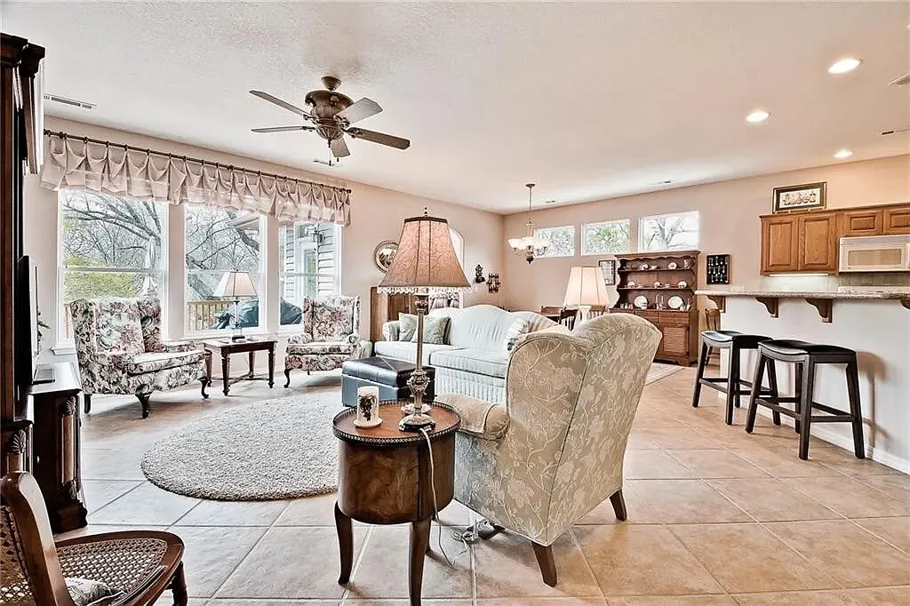 15 Glenbrook Lane - 1 — Photo 2