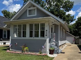 916 Pearl St, Aurora, IL 60505