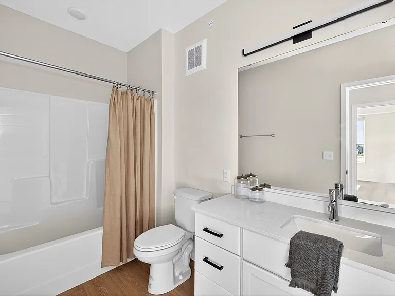 Grand 52 Apartments — Photo 18